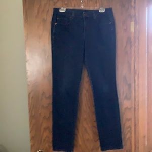 BUNDLE 4/$30. EUC CALVIN KLEIN ladies 29/8 curvy skinny stretch jeans dark denim